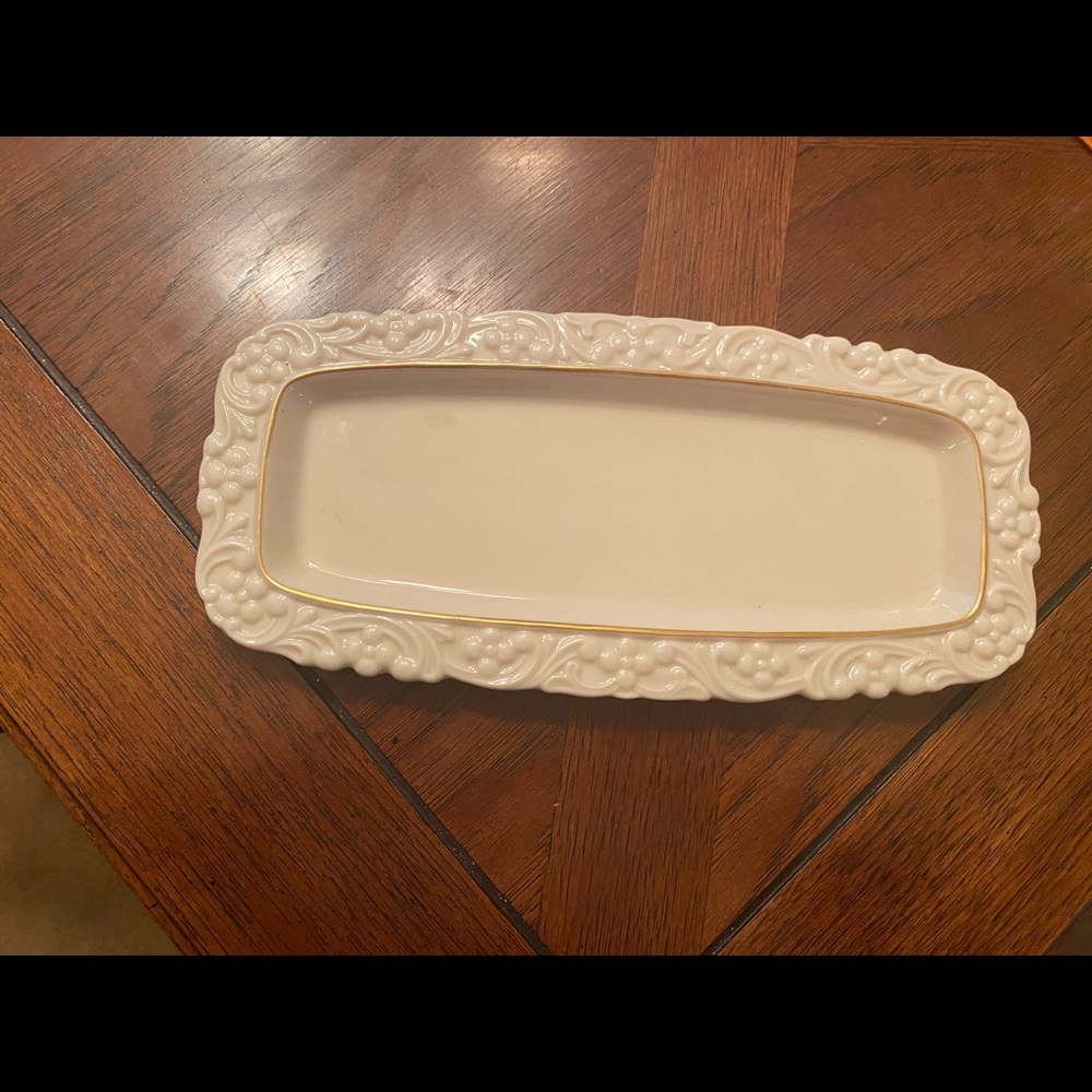 /LENOX VINTAGE  all purpose plate 8x4 NEVER USED